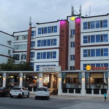 Victoria Hotel อัคเทา ภายนอก รูปภาพ