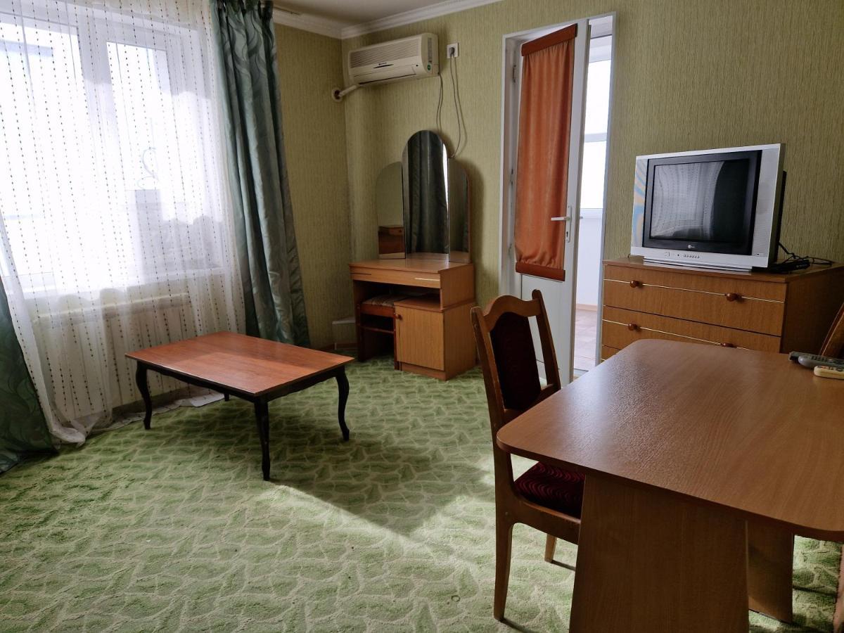 Victoria Hotel อัคเทา ภายนอก รูปภาพ